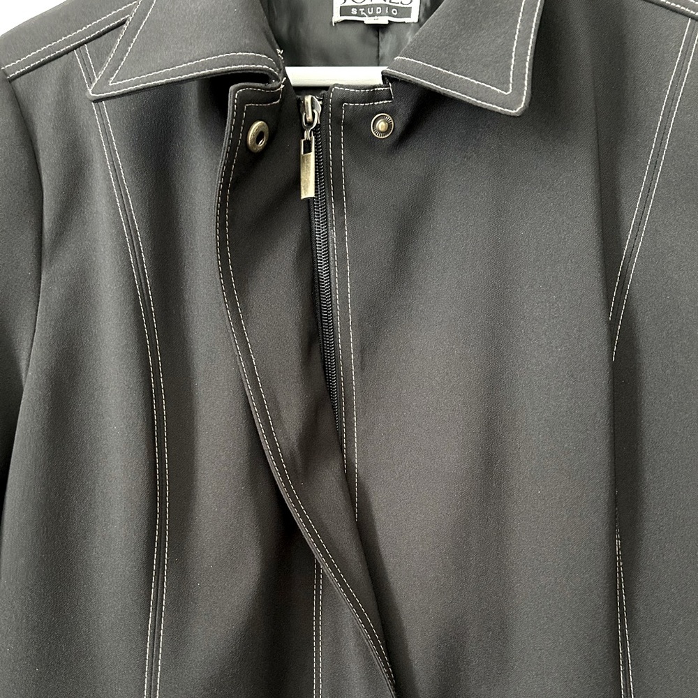 Jones Studio Fall/Spring dress jacket.  Excellent condition. - Picture 6 of 6